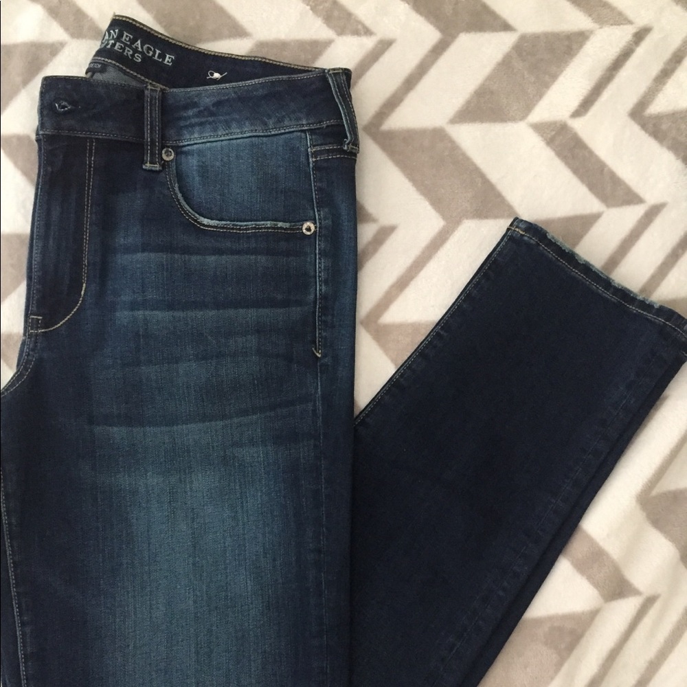 American Eagle Medium Wash Skinny Jeans!